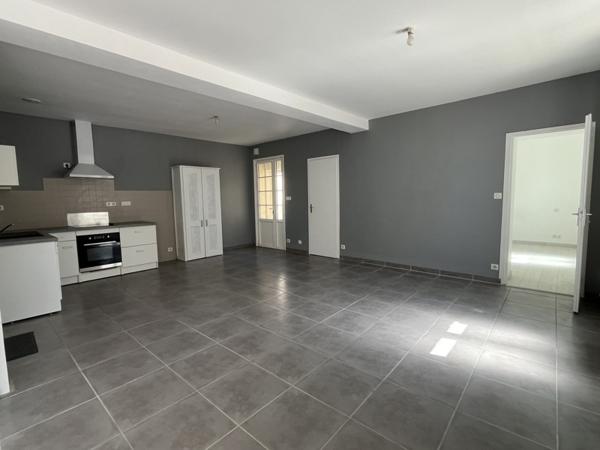 Appartement à louer 480 € CC St-Martial-d'Artenset 2 p 45 m² DPE D