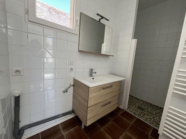 Appartement à louer 480 € CC St-Martial-d'Artenset 2 p 45 m² DPE D