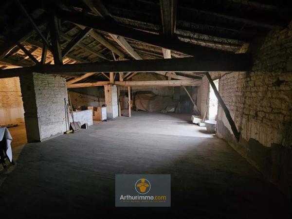 Vente Maison 4 pièces 163 m2 à Saint-Hilaire-la-Palud