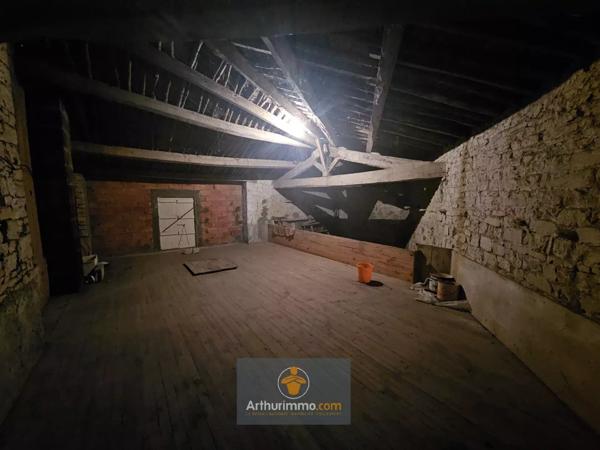 Vente Maison 4 pièces 163 m2 à Saint-Hilaire-la-Palud