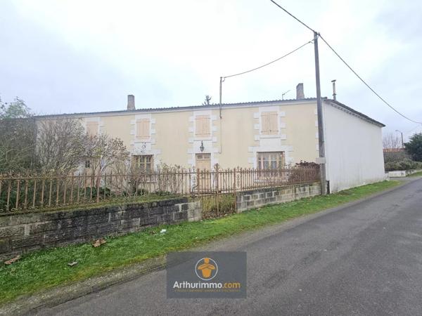 Vente Maison 4 pièces 163 m2 à Saint-Hilaire-la-Palud