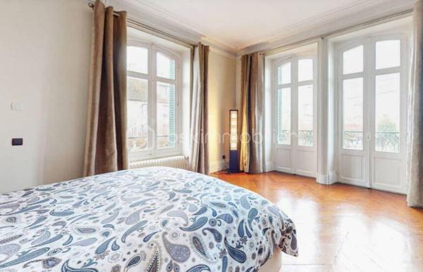 Demeure de 240,30 m²