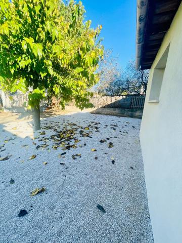 A VENDRE MAISONNETTE T2 TERRASSE ET STATIONNEMENT