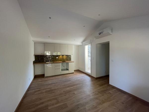 A VENDRE MAISONNETTE T2 TERRASSE ET STATIONNEMENT