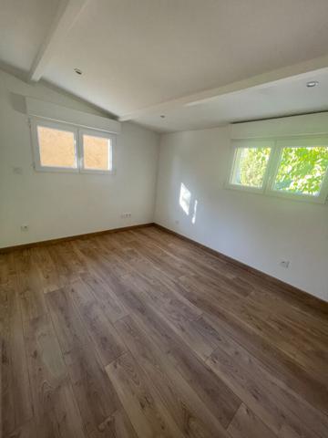 A VENDRE MAISONNETTE T2 TERRASSE ET STATIONNEMENT