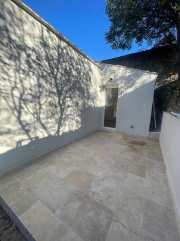 A VENDRE MAISONNETTE T2 TERRASSE ET STATIONNEMENT