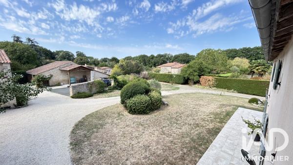 Maison à vendre 11 pièces 305 m² Saint-Julien-l'Ars