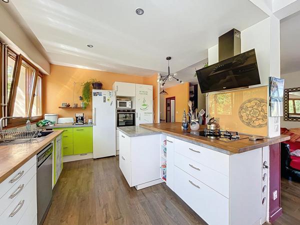 Auzeville-Tolosane - Villa 205 m²  - 8 pièces