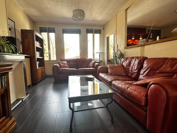 Maison atypique avec terrasse au cœur d’Autun