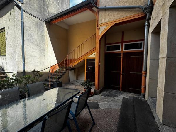 Maison atypique avec terrasse au cœur d’Autun