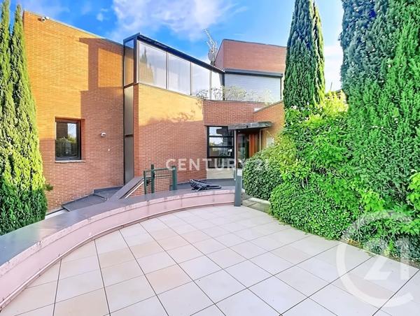 Maison à vendre  7 pièces - 350 m2 AUBAGNE - 13