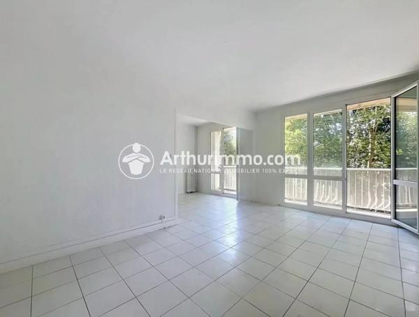 Vente                                                      Appartement
                        
                     4 pièces                      72 m2                     à Corbeil-Essonnes