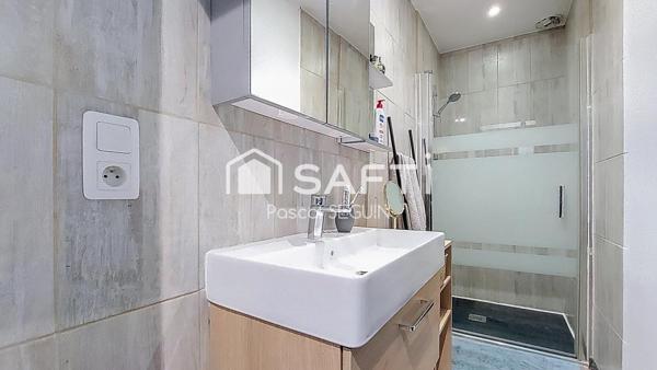 2/3 pièces - 47 m² - entièrement rénové