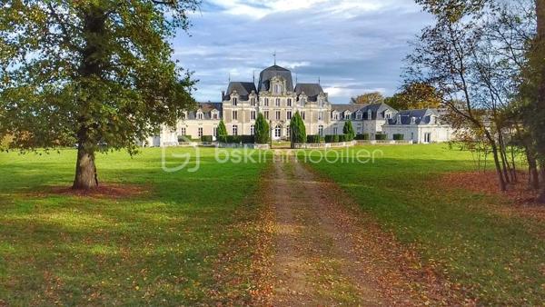 Chateau de 1 600 m²