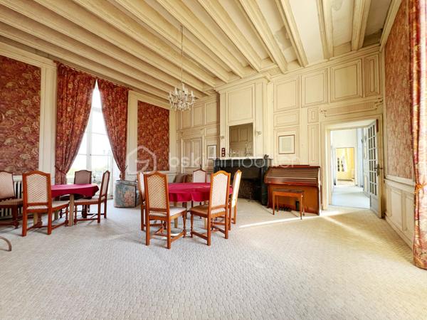 Chateau de 1 600 m²