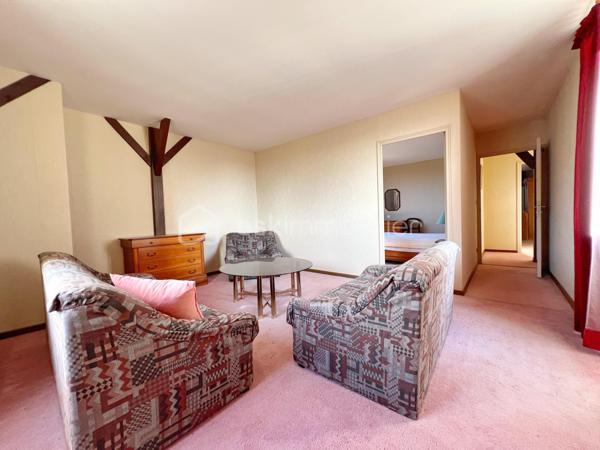 Chateau de 1 600 m²