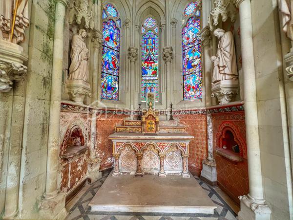 Chateau de 1 600 m²