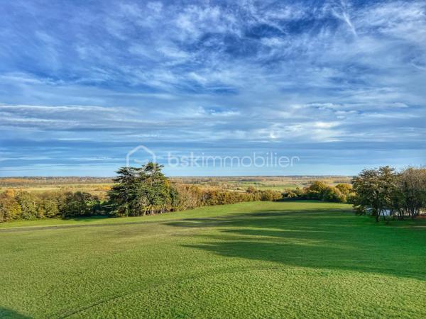 Chateau de 1 600 m²