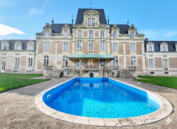 Chateau de 1 600 m²