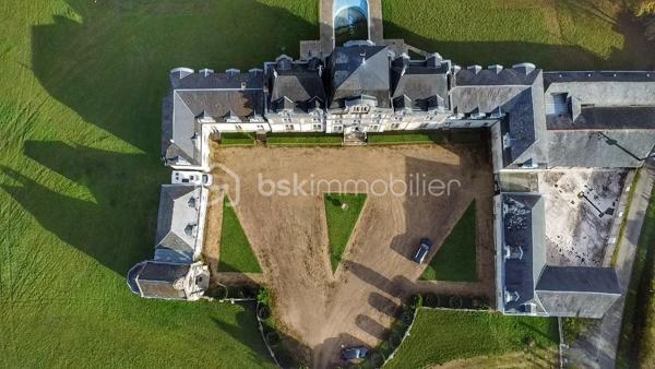 Chateau de 1 600 m²