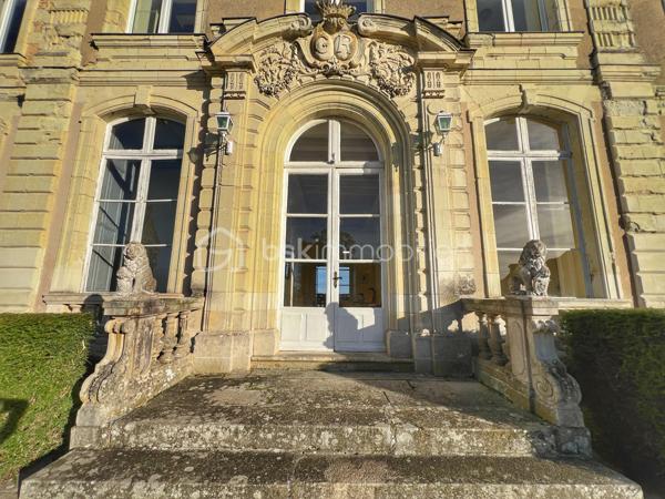 Chateau de 1 600 m²