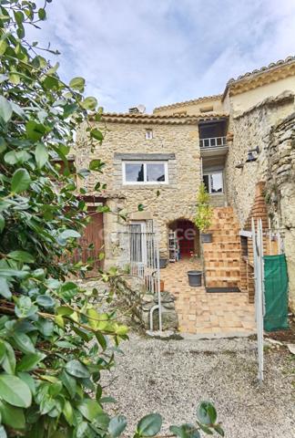Dpt Gard (30), à vendre à 10mn d'UZÈS, jolie maison ancienne de caractère T4 de 65m2, avec cour