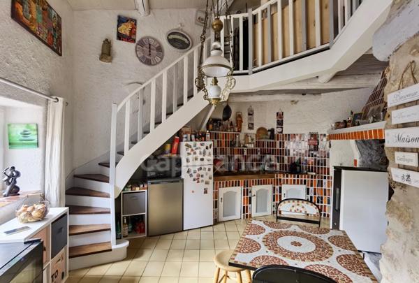 Dpt Gard (30), à vendre à 10mn d'UZÈS, jolie maison ancienne de caractère T4 de 65m2, avec cour