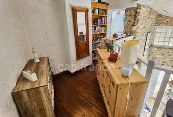 Dpt Gard (30), à vendre à 10mn d'UZÈS, jolie maison ancienne de caractère T4 de 65m2, avec cour