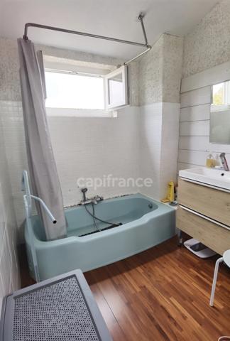 Dpt Gard (30), à vendre à 10mn d'UZÈS, jolie maison ancienne de caractère T4 de 65m2, avec cour