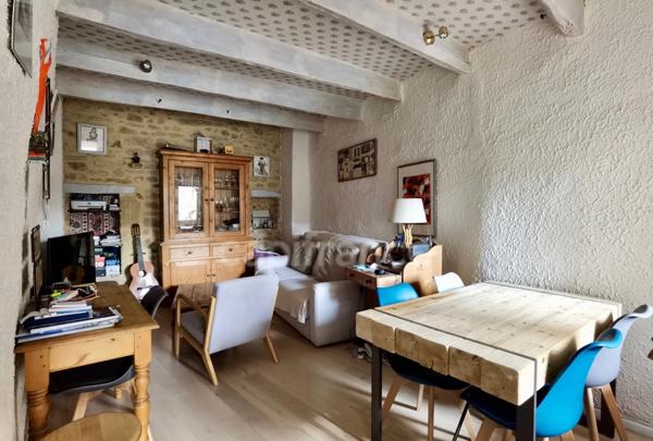 Dpt Gard (30), à vendre à 10mn d'UZÈS, jolie maison ancienne de caractère T4 de 65m2, avec cour