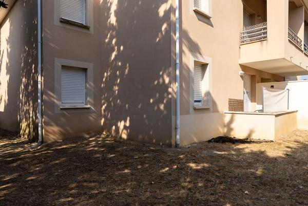 CARCASSONNE – PERIPHERIE Appartement T2 45m² avec terrasse et place de parking privative