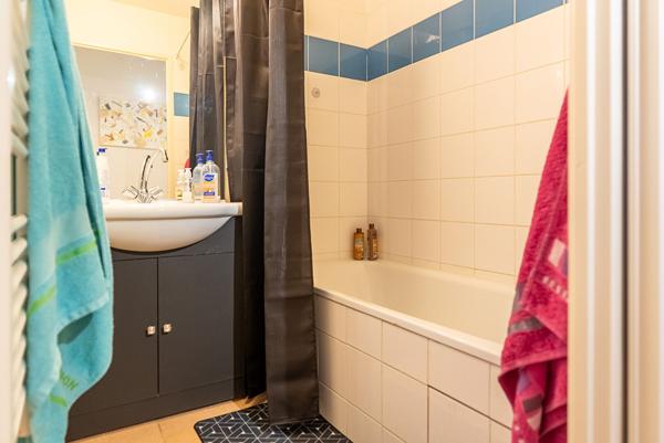 CARCASSONNE – PERIPHERIE Appartement T2 45m² avec terrasse et place de parking privative