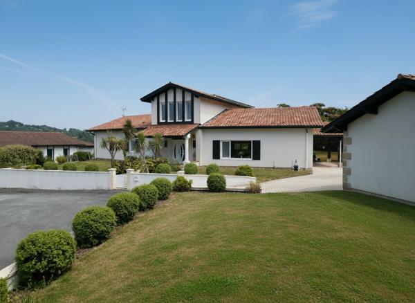 ZABALA Une villa contemporaine à Halsou où chaque détail a été pensé pour durer