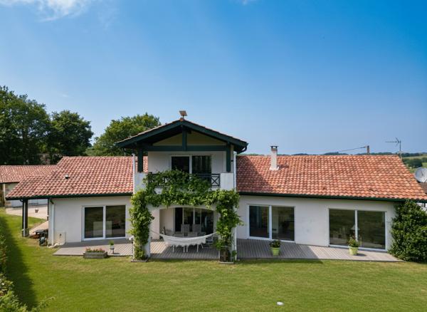 ZABALA Une villa contemporaine à Halsou où chaque détail a été pensé pour durer