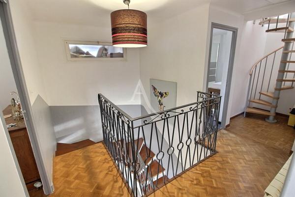 VILLA DE 160 M² DE TYPE F5 SUR TERRAIN 3 FACES AVEC VERANDA ET GARAGE