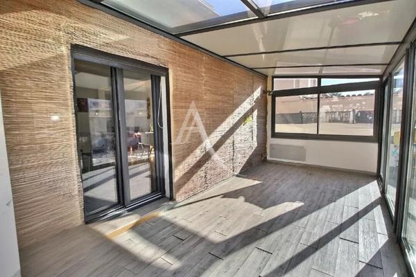 VILLA DE 160 M² DE TYPE F5 SUR TERRAIN 3 FACES AVEC VERANDA ET GARAGE