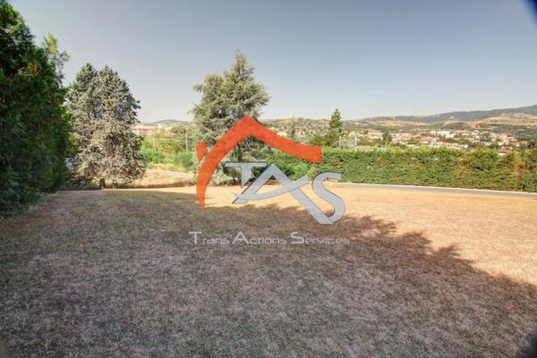 Vente Terrain 900 m2 à Saint-Chamond