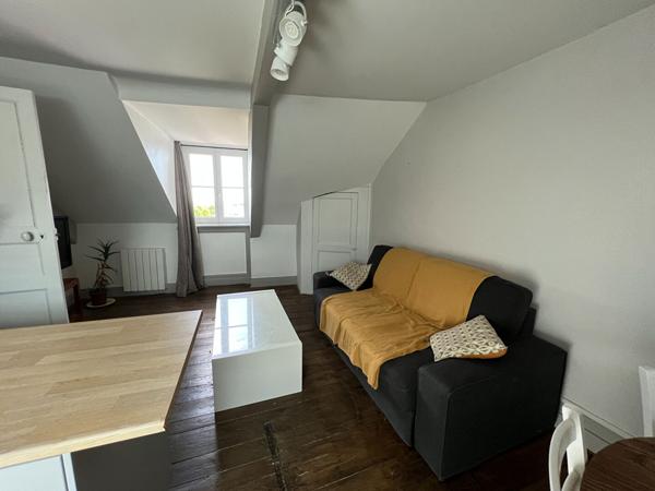 A louer Dinan  T2  36m²  environ meublé-3ème étage