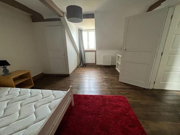 A louer Dinan  T2  36m²  environ meublé-3ème étage