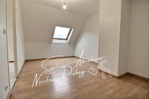 Maison individuelle de 4 chambres avec garage et jardin clos