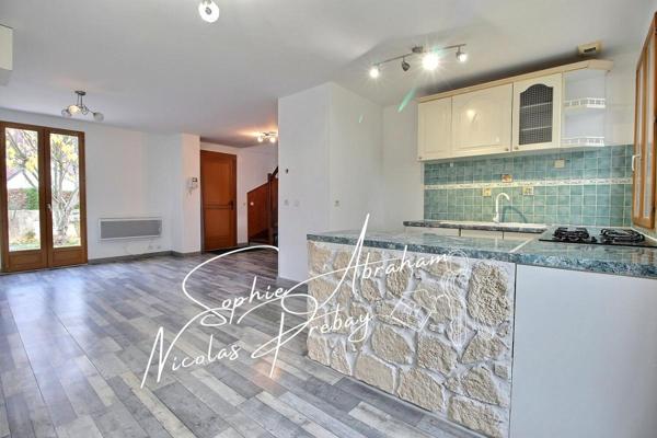 Maison individuelle de 4 chambres avec garage et jardin clos