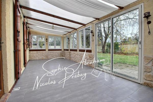 Maison individuelle de 4 chambres avec garage et jardin clos