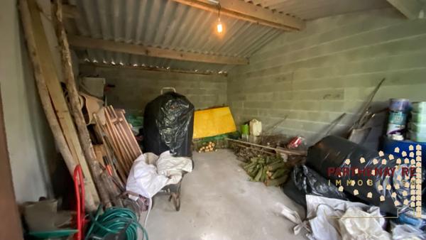 Maison de campagne avec une petite mare à CLESSÉ
