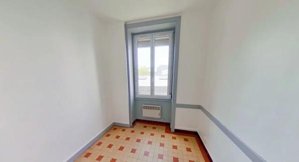 STUDIO A LOUER - VILLEURBANNE Croix-Luizet-Est 36.42 m 2 677 € charges comprises par mois