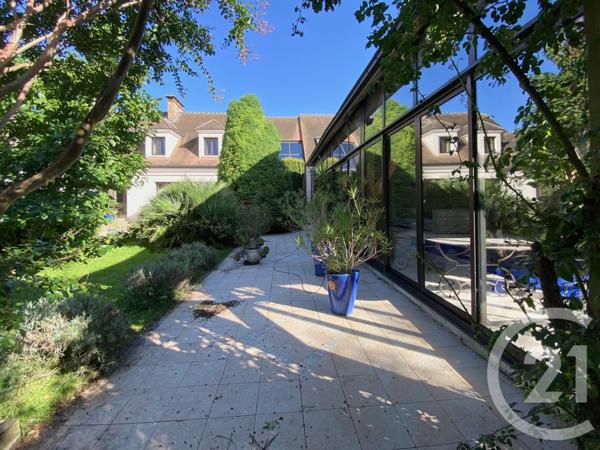 Maison à vendre  11 pièces - 681,13 m2 PONTAULT COMBAULT - 77