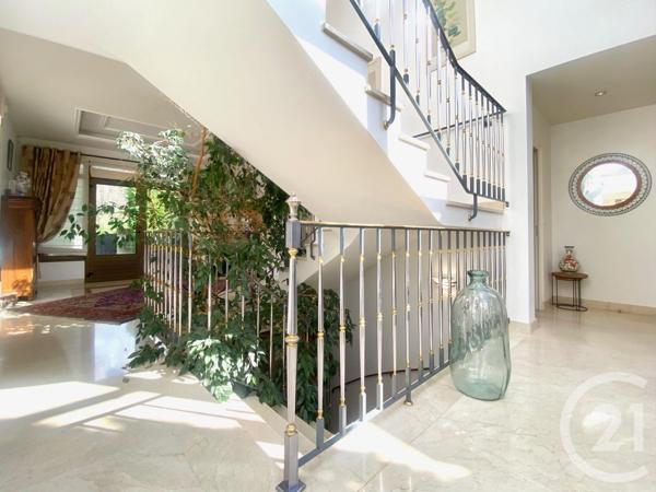 Maison à vendre  11 pièces - 681,13 m2 PONTAULT COMBAULT - 77