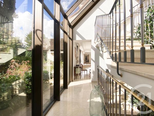 Maison à vendre  11 pièces - 681,13 m2 PONTAULT COMBAULT - 77