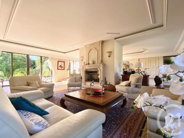 Maison à vendre  11 pièces - 681,13 m2 PONTAULT COMBAULT - 77