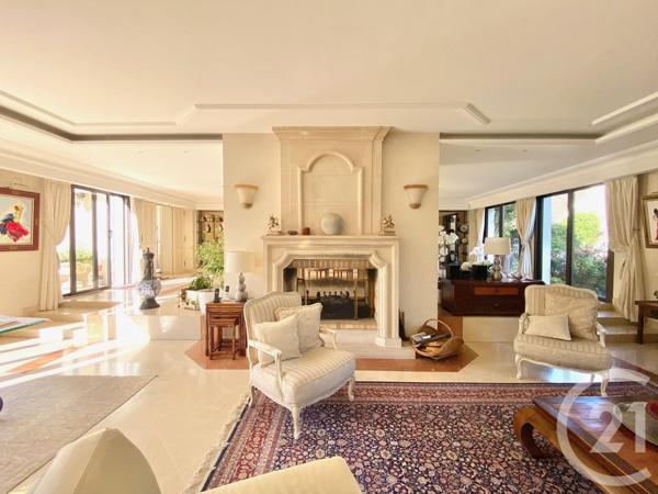 Maison à vendre  11 pièces - 681,13 m2 PONTAULT COMBAULT - 77