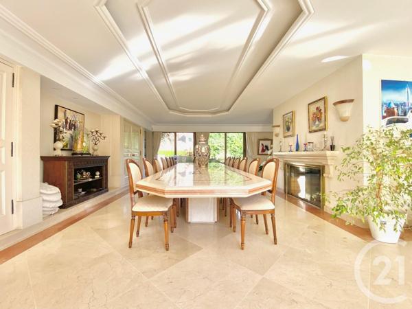 Maison à vendre  11 pièces - 681,13 m2 PONTAULT COMBAULT - 77